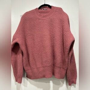 Pretty pink knit Zara sweater! Nice and cozy !